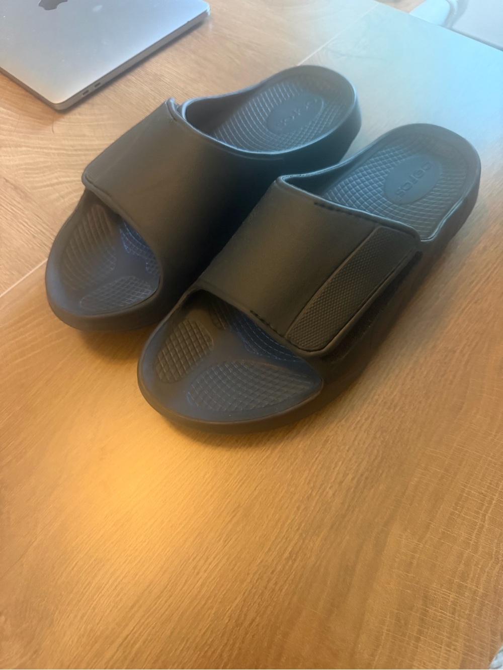 Oofos OOahh slides in black size 44